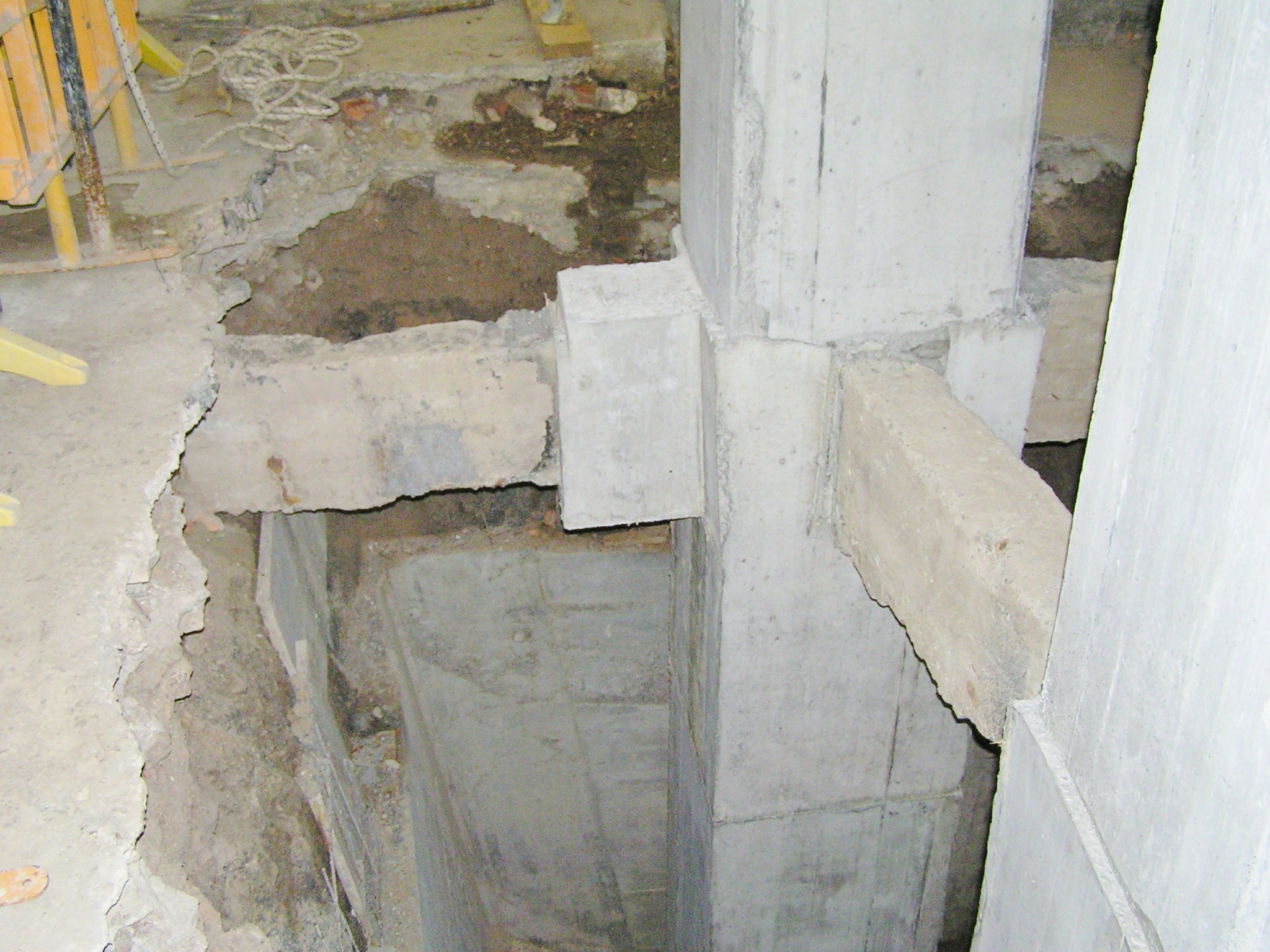 REFUERZO DE PILARES Y CIMENTACION